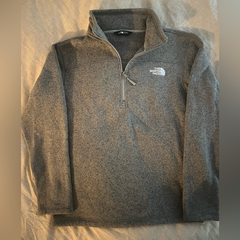 The North Face Charcoal Quarter-Zip Pullover sz M